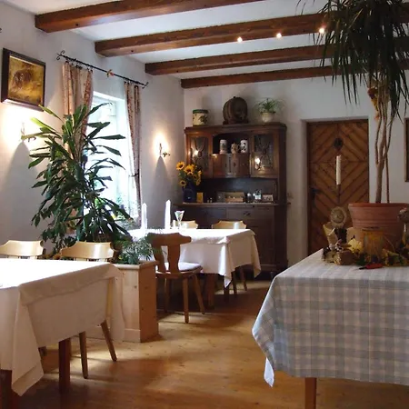 Guest house Zum Hirsch 3*