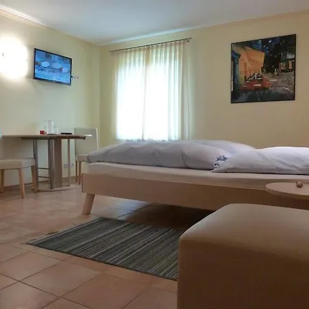 Zum Hirsch Pensionat